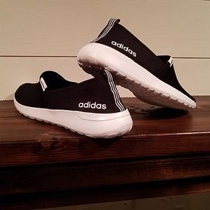 🏃‍♀️Adidas slip on walking shoe🏃‍♀️